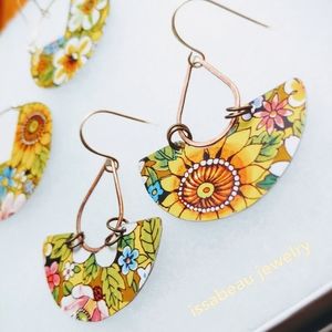 2 for $52🍊Tin Sunflowers🌻Brass Teardrops